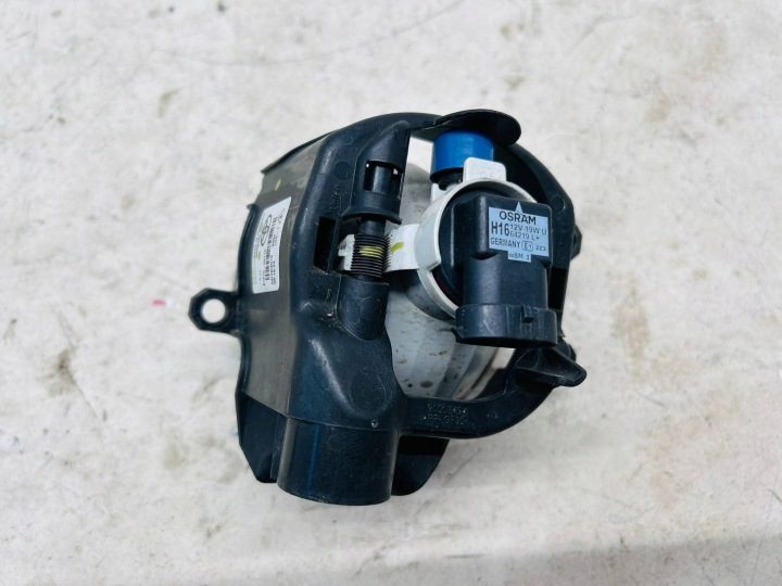 Yaris III противотуманная фара правая держатель крепление 81210-02110, фото 2