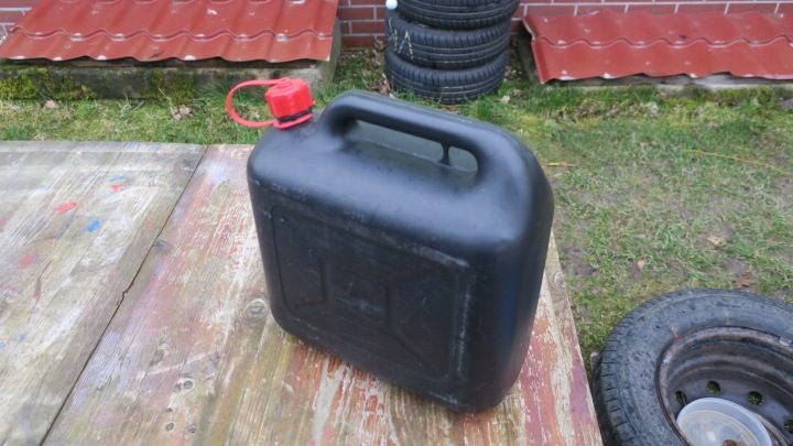 Канистра на топливо Hecht 10L воронка, фото 2
