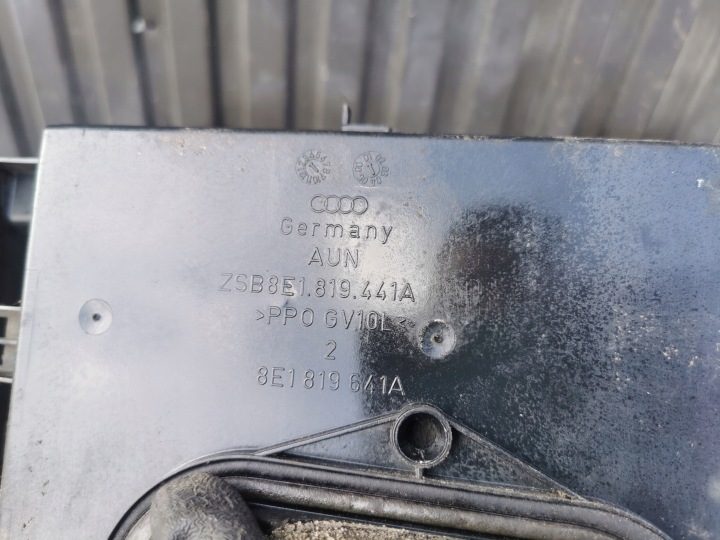 Крышка салонного фильтра Audi A4 B6 8E1819441B 8E1819979A, фото 3