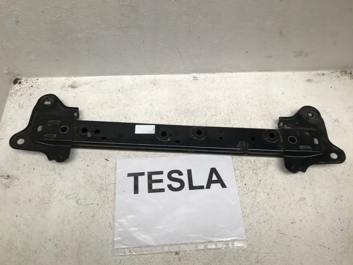 Tesla 3 рестайлинг распорка стаканов кронштейн балка ориг. 1075044-00-E 20-23, фото 2