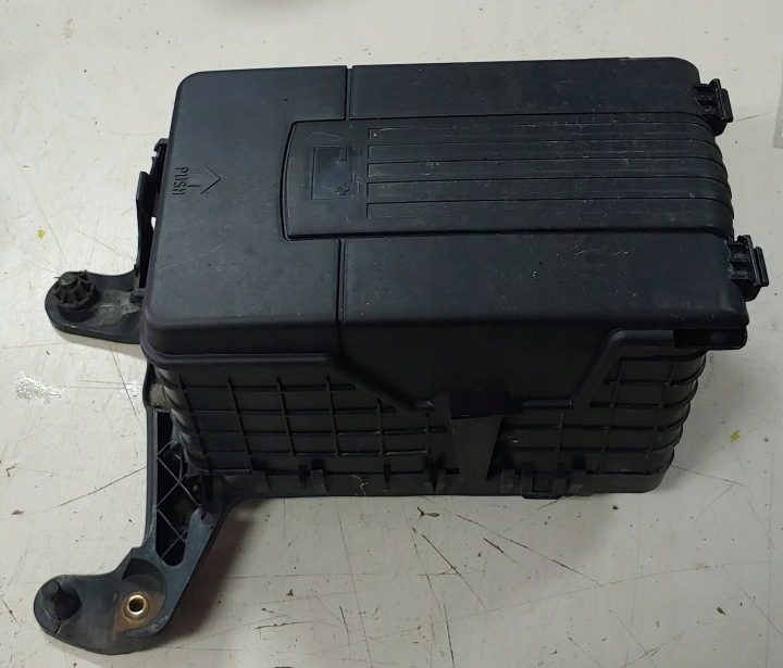 Кожух аккумулятора с podstawą VW Audi Seat Skoda 04-, фото 1