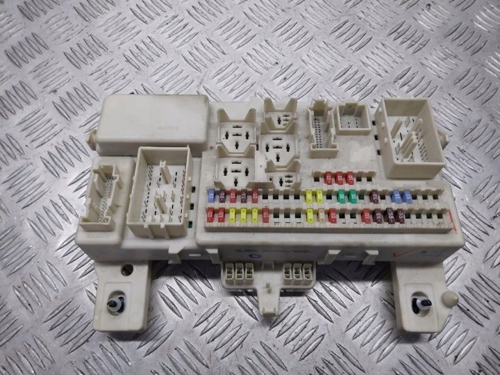 Блок предохранителей Mazda 3 BK 1.6 16V 519197016, фото 1