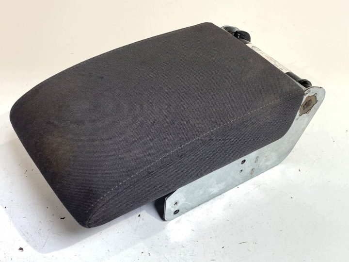 Подлокотник VW Golf Plus V минивэн 04-13 5M0864207C, фото 2