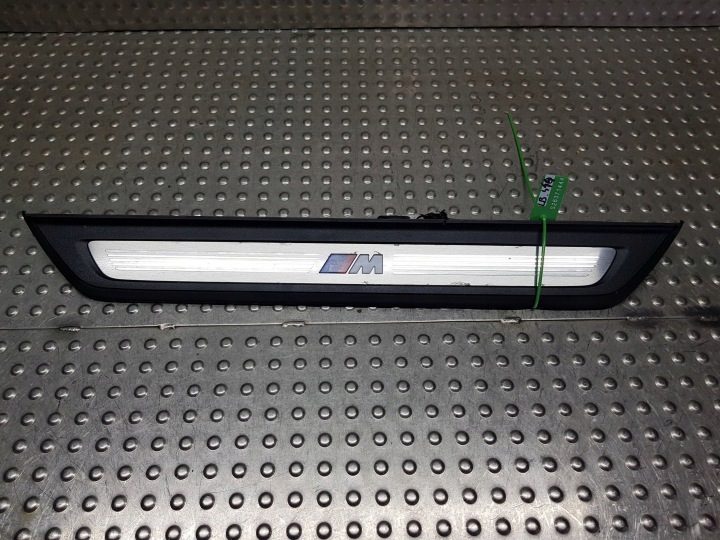 НАКЛАДКА ПОРОГА ЛЕВАЯ ПЕРЕДНЯЯ LED 8061056 BMW 5 G30 G31 M-ПАКЕТ, фото 1