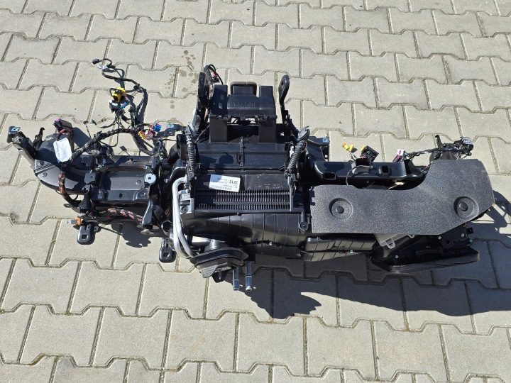 AUDI A4 B9 ОТОПИТЕЛЬ В СБОРЕ С КРЕПЛЕНИЕМ METALOWYM 8W1820005, фото 3
