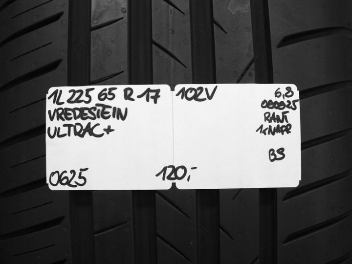 Шина летняя Vredestein Ultrac 225/65R17 102 В защита диска, фото 13