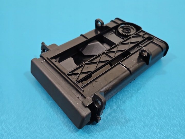 ДЕРЖАТЕЛЬ ПОД НАПИТКИ СТАКАН TOYOTA AURIS I 55620-02110, фото 1