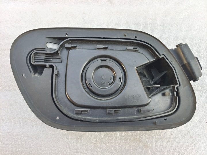 VW ID5 ID.5 лючок горловины бензобака 11A809857E, фото 1