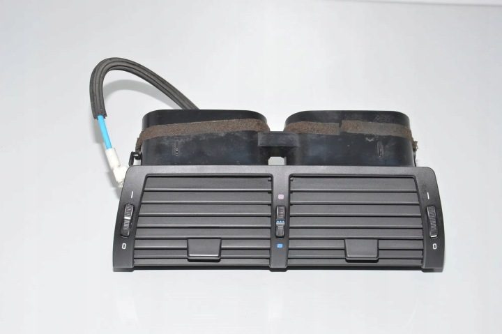 Воздухозаборник консоли BMW X5 (E53) 8402221 2.99L дизель 160 кВт 2004, фото 1
