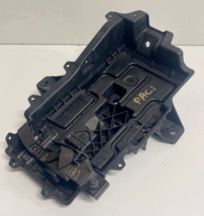 Chrysler Pacifica площадка аккумулятора оригинал 68271681AD, фото 1