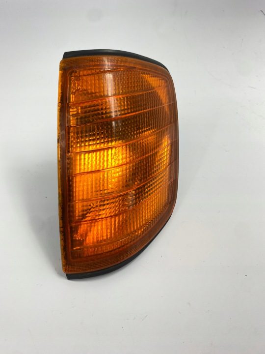 ПОВОРОТНИК ЛЕВЫЙ ПЕРЕДНИЙ MERCEDES W124 HELLA ОРАНЖЕВЫЙ, фото 3