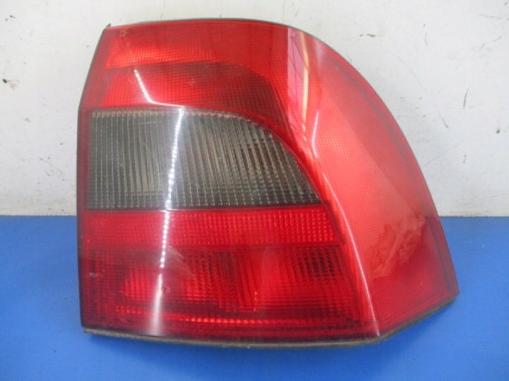 OPEL VECTRA B РЕСТАЙЛИНГ 99-02r ФОНАРЬ ЗАДНИЙ ПРАВЫЙ ОРИГИНАЛ YORKA 62145, фото 1