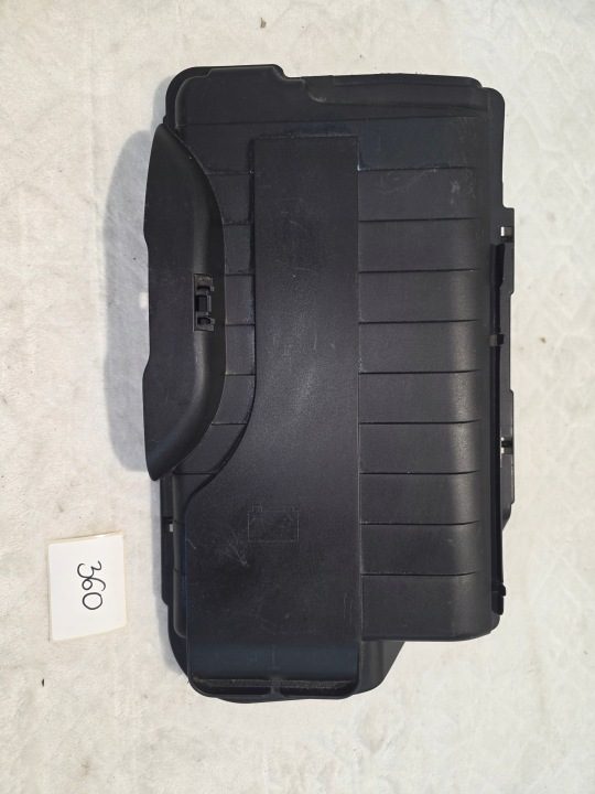 Крышка аккумулятора A2465411005 Mercedes CLA W117 18 г., фото 1