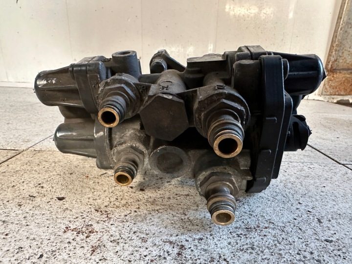 Клапан Осушитель Воздуха Iveco Stralis Hi-Way S-Way 5802223716 9325050030, фото 5