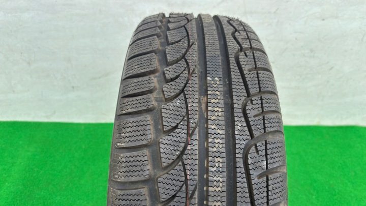 Шина зимняя Kumho I'Zen KW23 205/55R16 91 H сцепление на снегу (3PMSF), фото 2