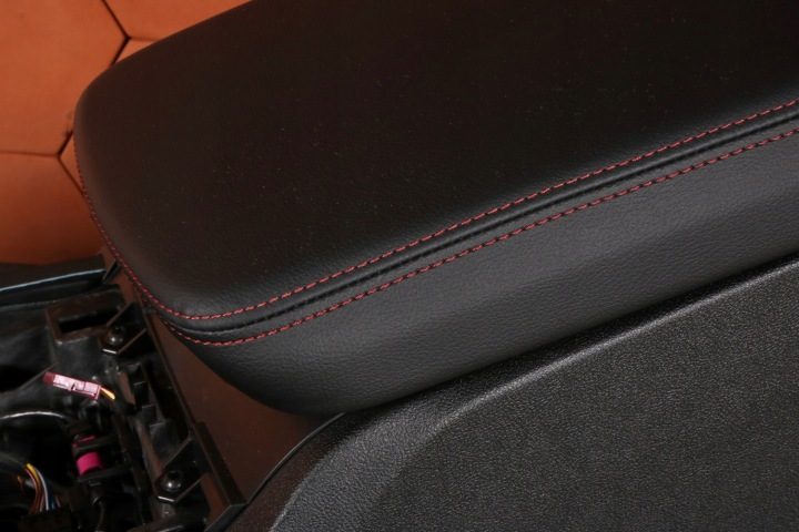 BMW X4 G02 ЦЕНТРАЛЬНЫЙ ТОННЕЛЬ КОНСОЛЬ ПОДЛОКОТНИК КОЖА КРАСНАЯ SZEW ЕВРОПА, фото 3