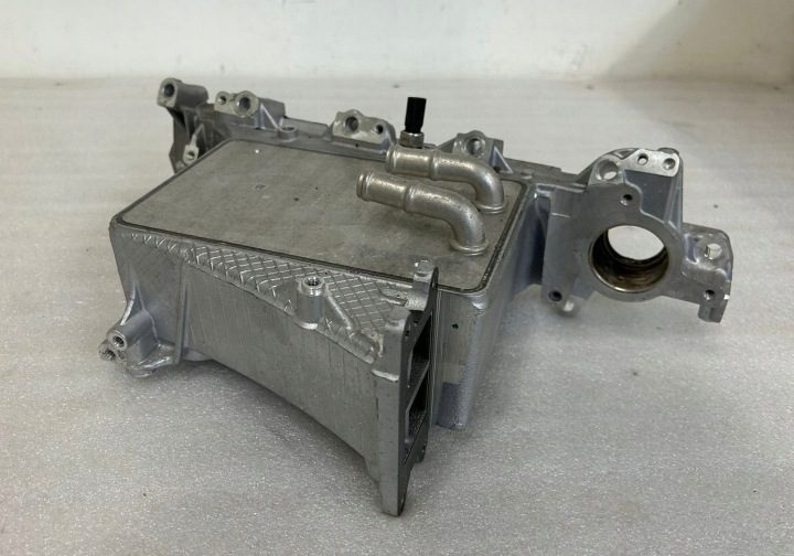 Впускной коллектор 2.0 TDI Audi Skoda VW 04L129766BL 30 Л.С., фото 2
