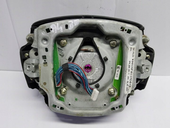Подушка безопасности воздушная водителя Audi A4 B6 8P0880201F, фото 2