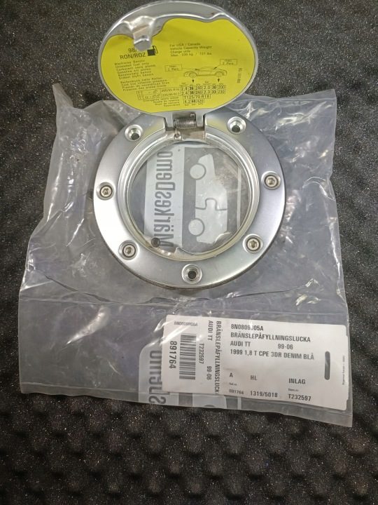 Audi OE 8N0809905A лючок горловины бензобака, фото 1