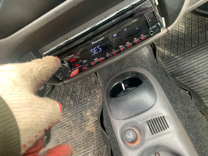 ПРИКУРИВАТЕЛЬ ГНЕЗДО ОРИГИНАЛ ЗАВОДСКОЙ FIAT SEICENTO, фото 2