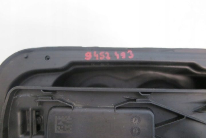 Лючок горловины бензобака BMW G01 G21 G22 G30 9452493, фото 2