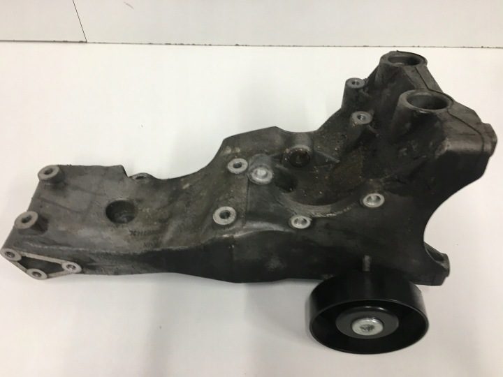 КРОНШТЕЙН ГЕНЕРАТОРА AUDI A4 B6 2.0 FSI 06B903143L, фото 3