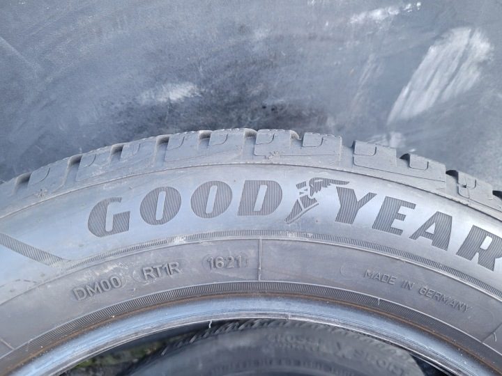 Шина зимняя Goodyear Ultra Grip Performance + 225/55R17 97 H сцепление на снегу (3PMSF), фото 4