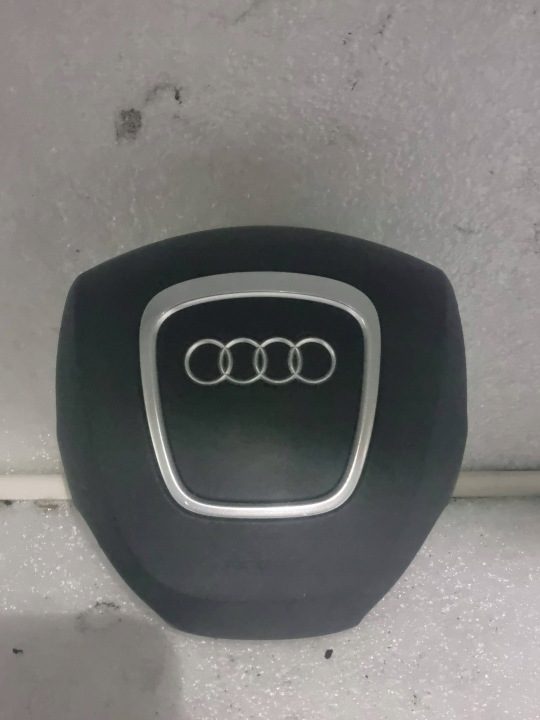 Подушка безопасности Водителя 4 Ramienna Audi A4 B7 цвет Soul 8E0880201CD, фото 1