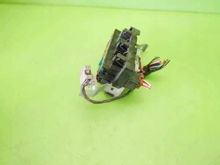 БЛОК ПРЕДОХРАНИТЕЛЕЙ NISSAN MICRA II K11 1.0 16V, фото 4