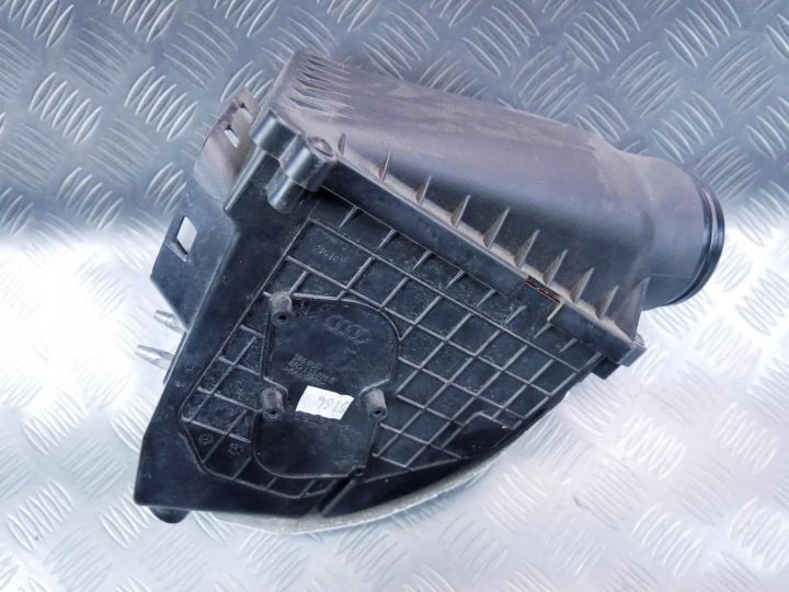 Воздушный фильтр левый 8T0133835B AUDI RS5 B8 4.2 FSI, фото 1