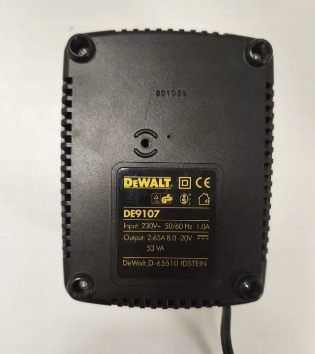 Фонарик аккумуляторный DeWalt DCL040 18V (без аккумулятора и зарядного устройства), фото 4