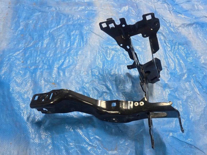 BMW 5 G30 G31 КРОНШТЕЙН ЛИНЗА ФАРЫ ПЕРЕДНЯЯ ЛЕВАЯ 7383857-10, фото 1