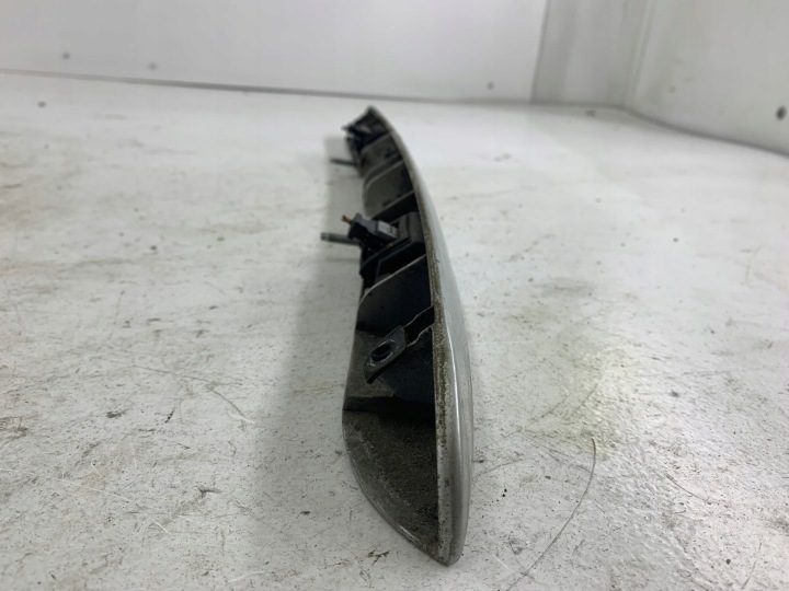 AUDI A3 8L НАКЛАДКА КРЫШКИ БАГАЖНИКА LY7W 8D9827576A, фото 3