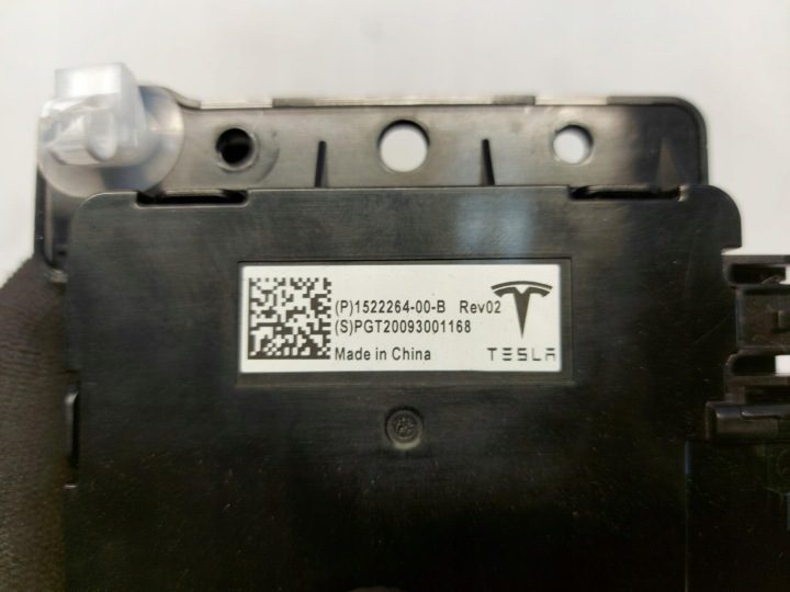 Tesla Model 3 III Разъем USB 1522264-00-B, фото 3