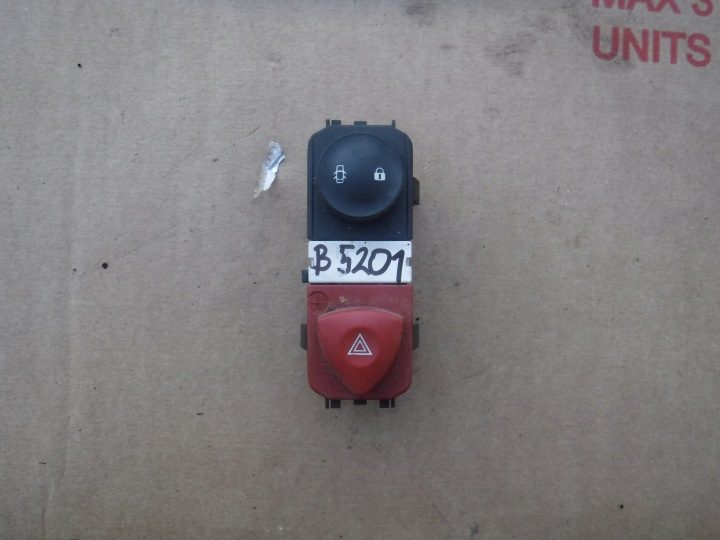 Переключатель аварийной сигнализации Renault OE 8200107808, фото 1
