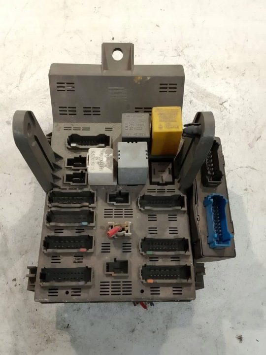Блок предохранителей в сборе Renault Laguna I 7700427845 оригинальный, фото 2