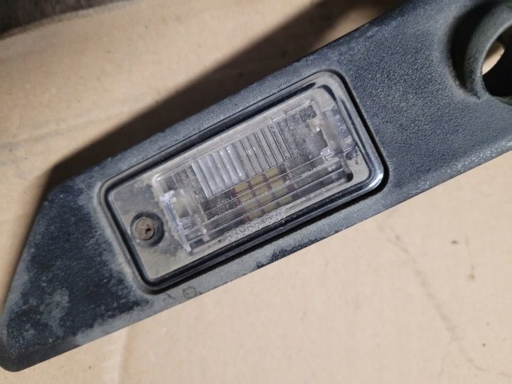 НАКЛАДКА КРЫШКИ РУЧКА БАГАЖНИКА AUDI A4 B6 B7 A6 C6 A3 8P 8E0827574C, фото 4