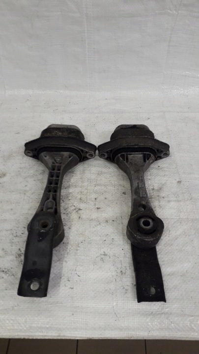 КРОНШТЕЙН ДВИГАТЕЛЯ КОРОБКИ VW AUDI 1J0199851 M, фото 1