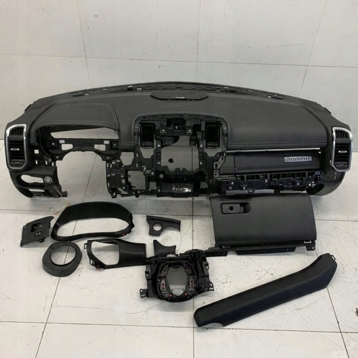 Торпедо консоль комплект DODGE RAM V 1500 LARAMIE 21 г., фото 1