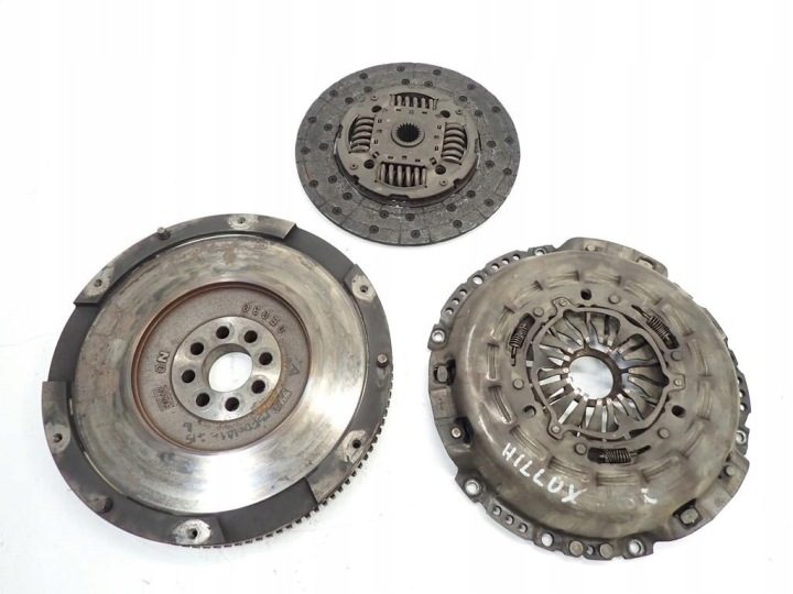 СЦЕПЛЕНИЕ В СБОРЕ КОЛЕСО 31210-0K360 TOYOTA HILUX VIII 2.4 D-4D 2GD 18 г., фото 1