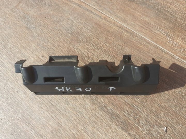 Jeep WK защита крышка форсунок правая 3.0 CRD 53013786AA, фото 2