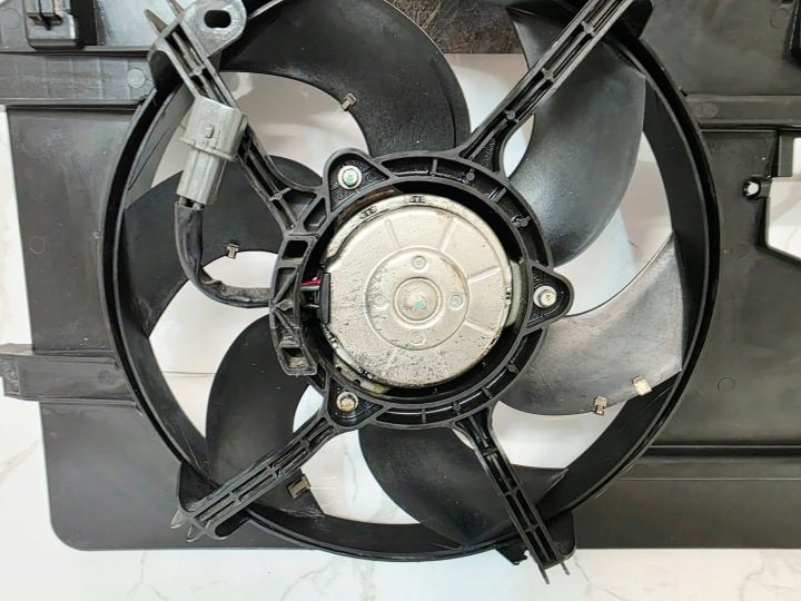 Вентилятор радиатора Mitsubishi Colt Smart 1350A066 A4545001503 оригинальный, фото 10