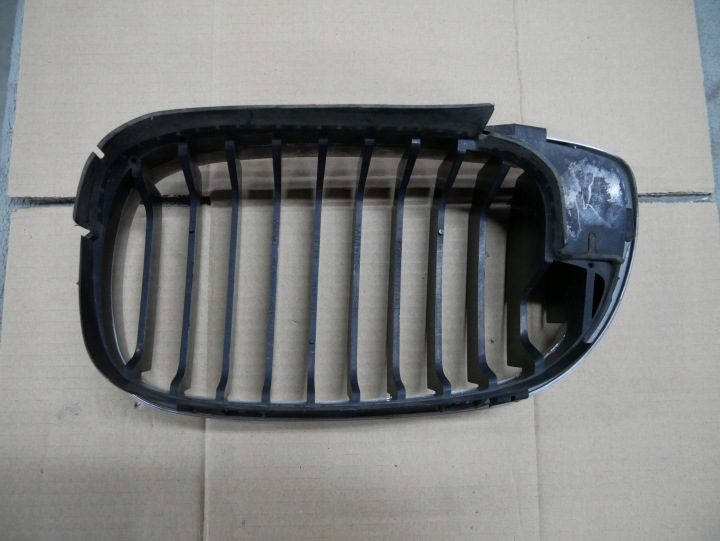 BMW E46 ПРАВАЯ НОЗДРЯ РЕШЕТКА РАДИАТОРА ПЕРЕДНЯЯ 7064324 7064322, фото 4