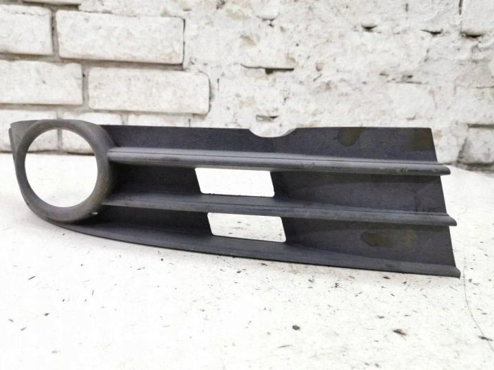 Защита передней правой фары VW TOURAN (1T1, 1T2) 1T0853666K 2.0L дизель, фото 1