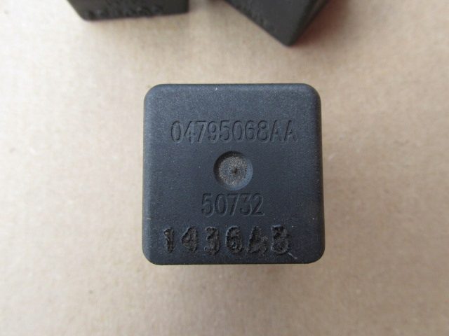 Cherokee Liberty KJ 2.8 CRD Реле 04795068AA, фото 4
