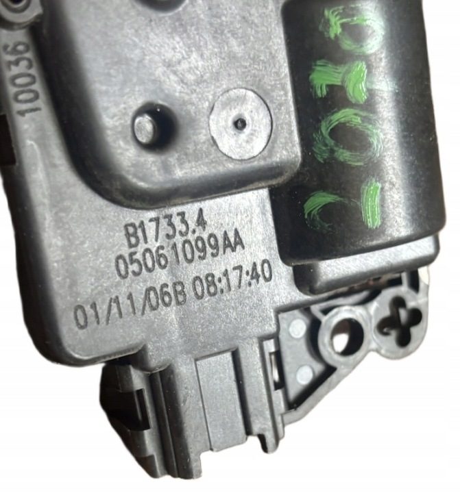 ПРИВОД КРЫШКИ ОБДУВА КОНДИЦИОНЕРА CHRYSLER DODGE JEEP 05061099AA, фото 2
