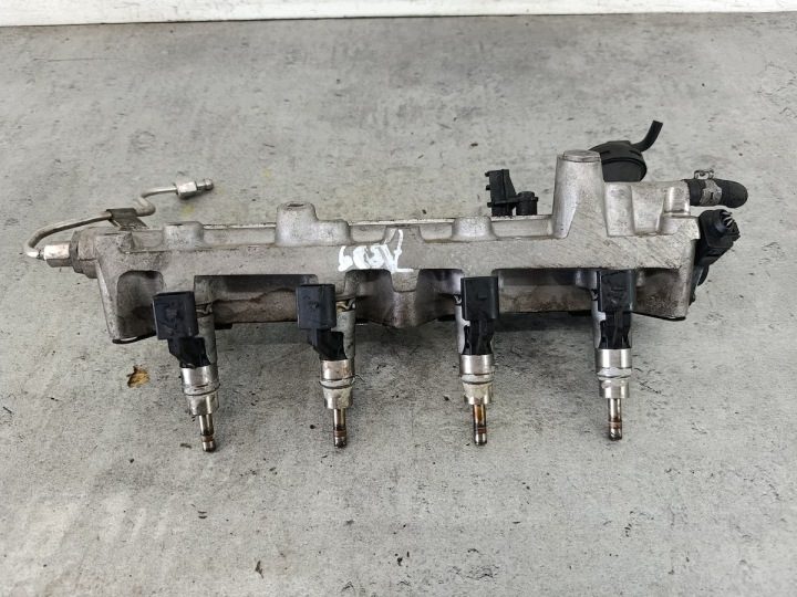 ТОПЛИВНАЯ РАМПА БЕНЗИН VW GOLF V 03C133204AA 03C906036A BOSCH 1.4 FSI, фото 1