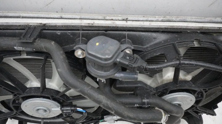 Toyota C-HR I вентилятор радиатора 1.8 гибрид C-HR рестайлинг 16-23R, фото 2