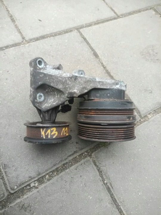 Nissan MICRA K13 1.2 DIG-S НАТЯЖИТЕЛЬ РЕМНЯ КРОНШТЕЙН ОРИГ., фото 1