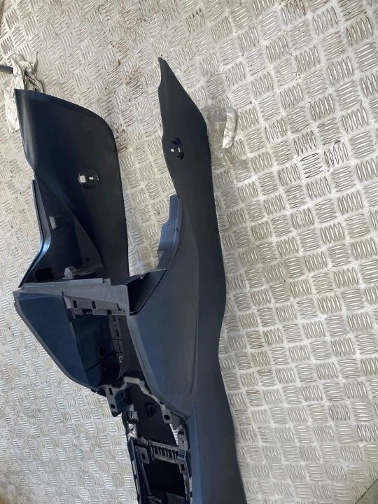 Подлокотник бардачок тоннель Audi Q2 81A 81B863241B, фото 7